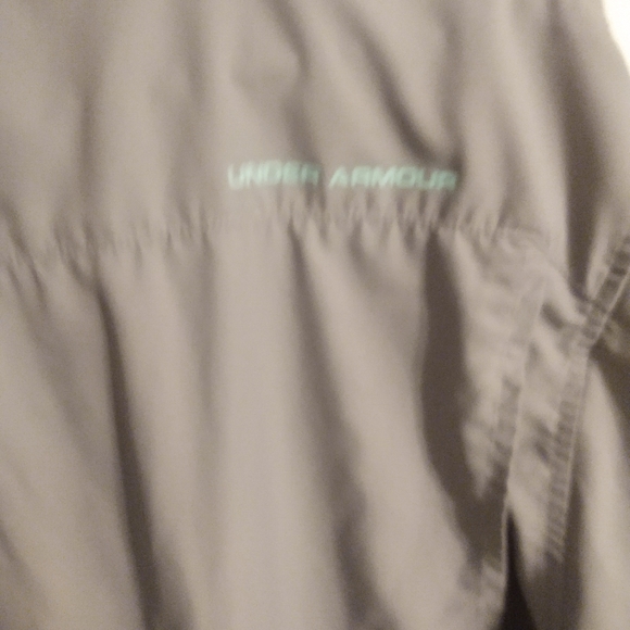 Two men's medium under armour polos - Picture 2 of 9